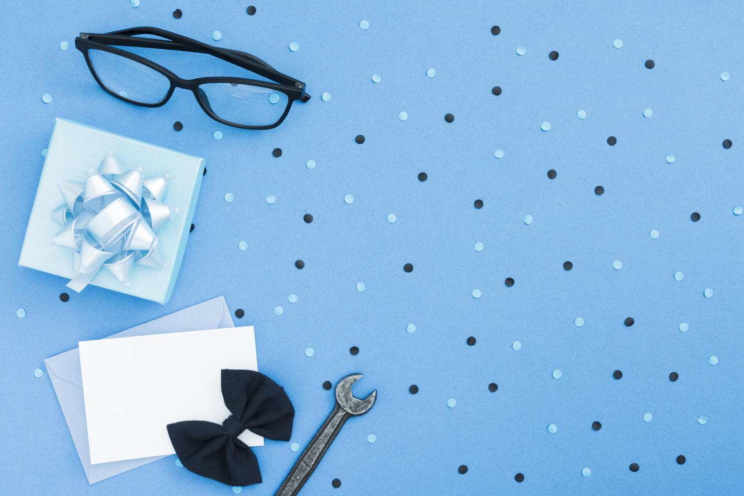 Benefits of Using Blue Card Sunglasses: A Comprehensive Guide